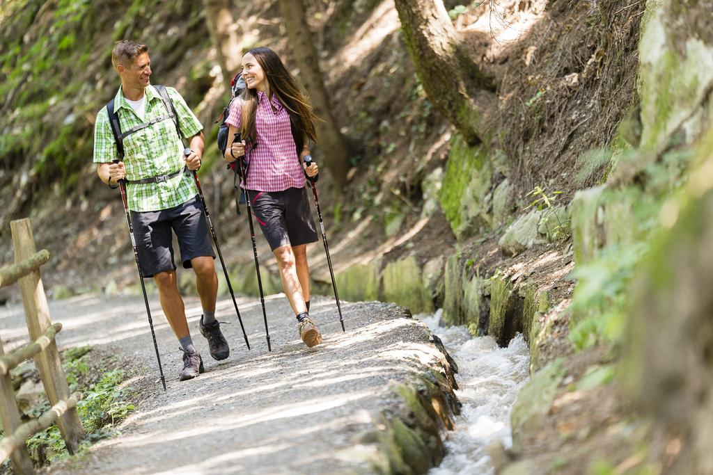 Zimmervermietung Groeberhof Schenna Buitenkant foto