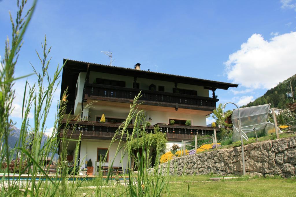 Zimmervermietung Groeberhof Schenna Buitenkant foto