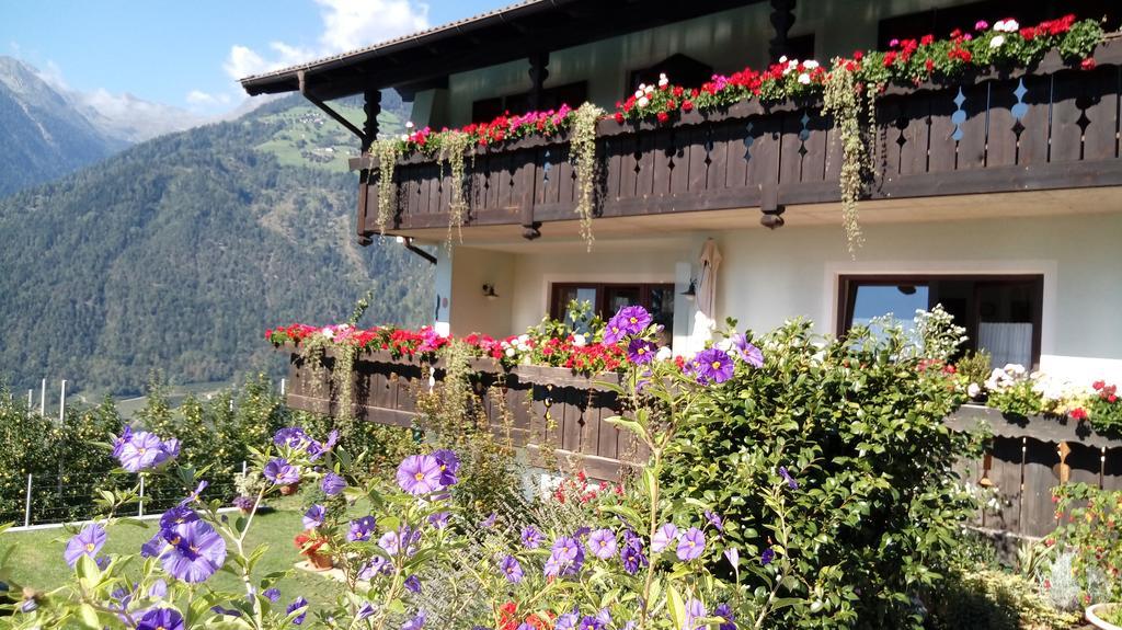 Zimmervermietung Groeberhof Schenna Buitenkant foto